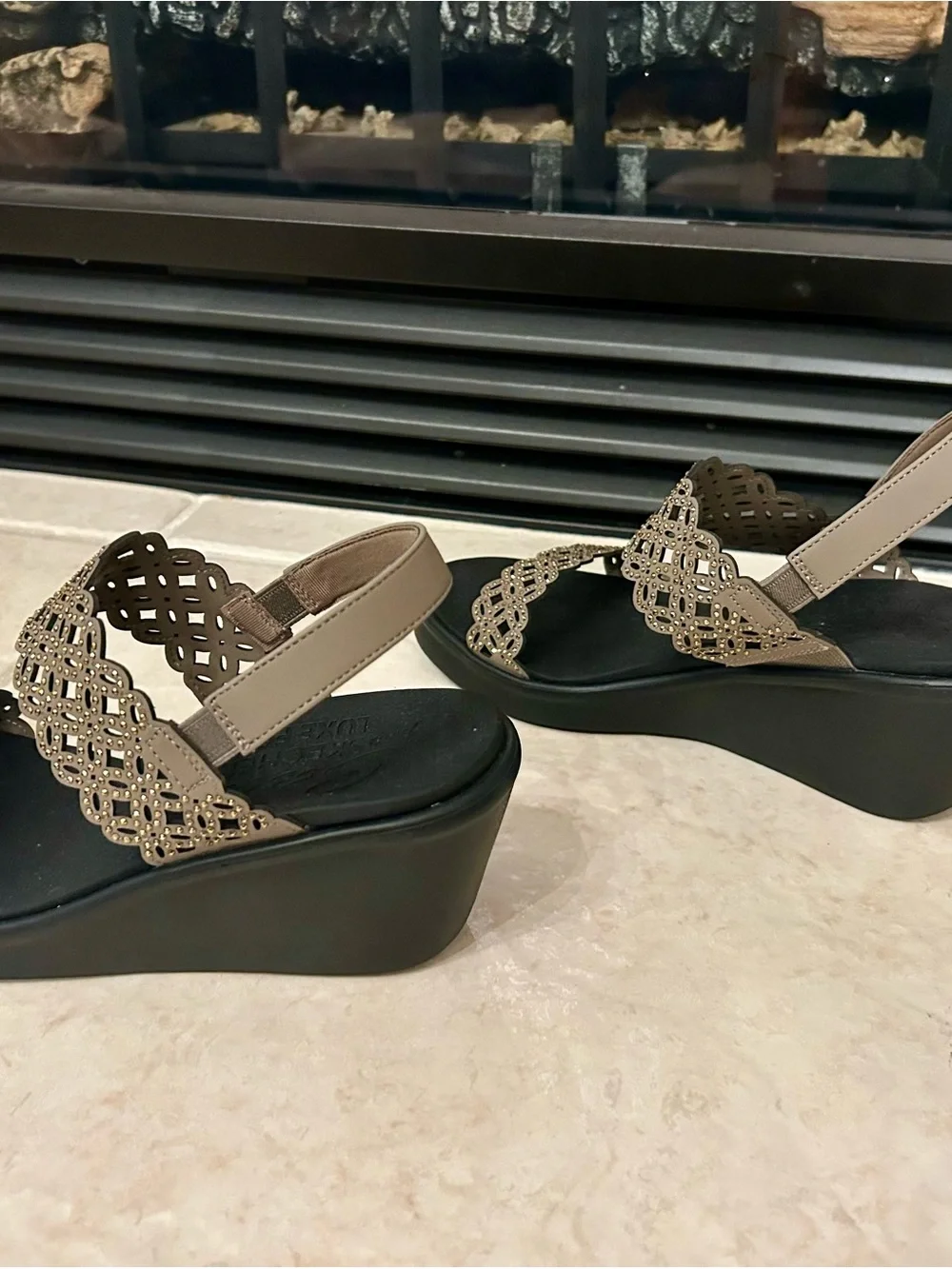 New Taupe Skechers Rumble On Sassy Dayz Wedge slip on sandals